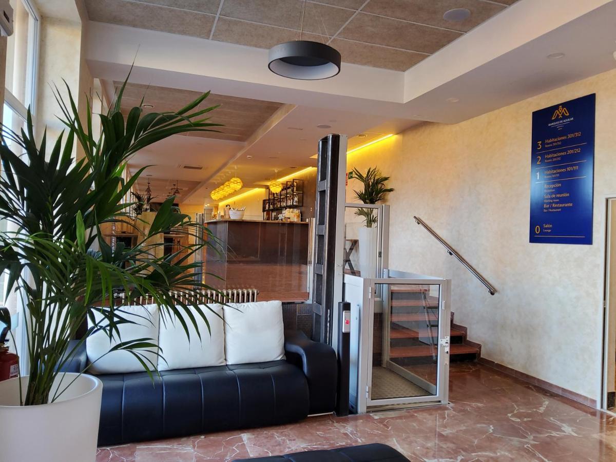 Hotel Marques De Aguilar อากีลาร์ เด กัมโป ภายนอก รูปภาพ